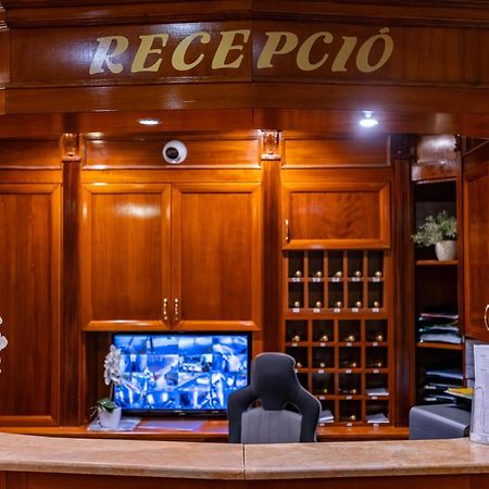 Hotel Barbakan Печ Екстер'єр фото