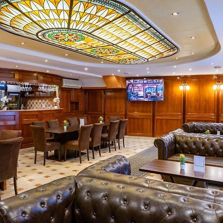 Hotel Barbakan Печ Екстер'єр фото