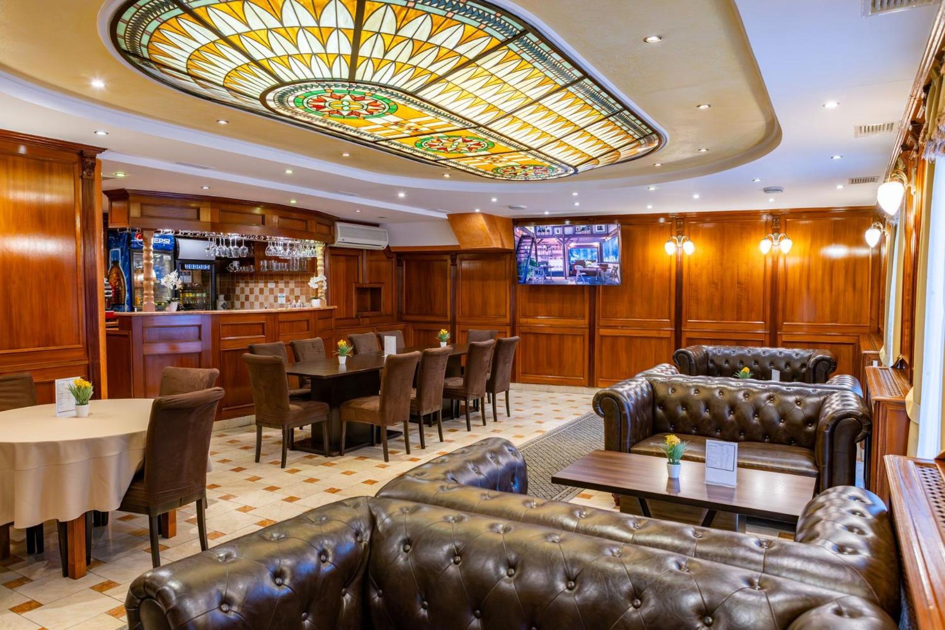 Hotel Barbakan Печ Екстер'єр фото