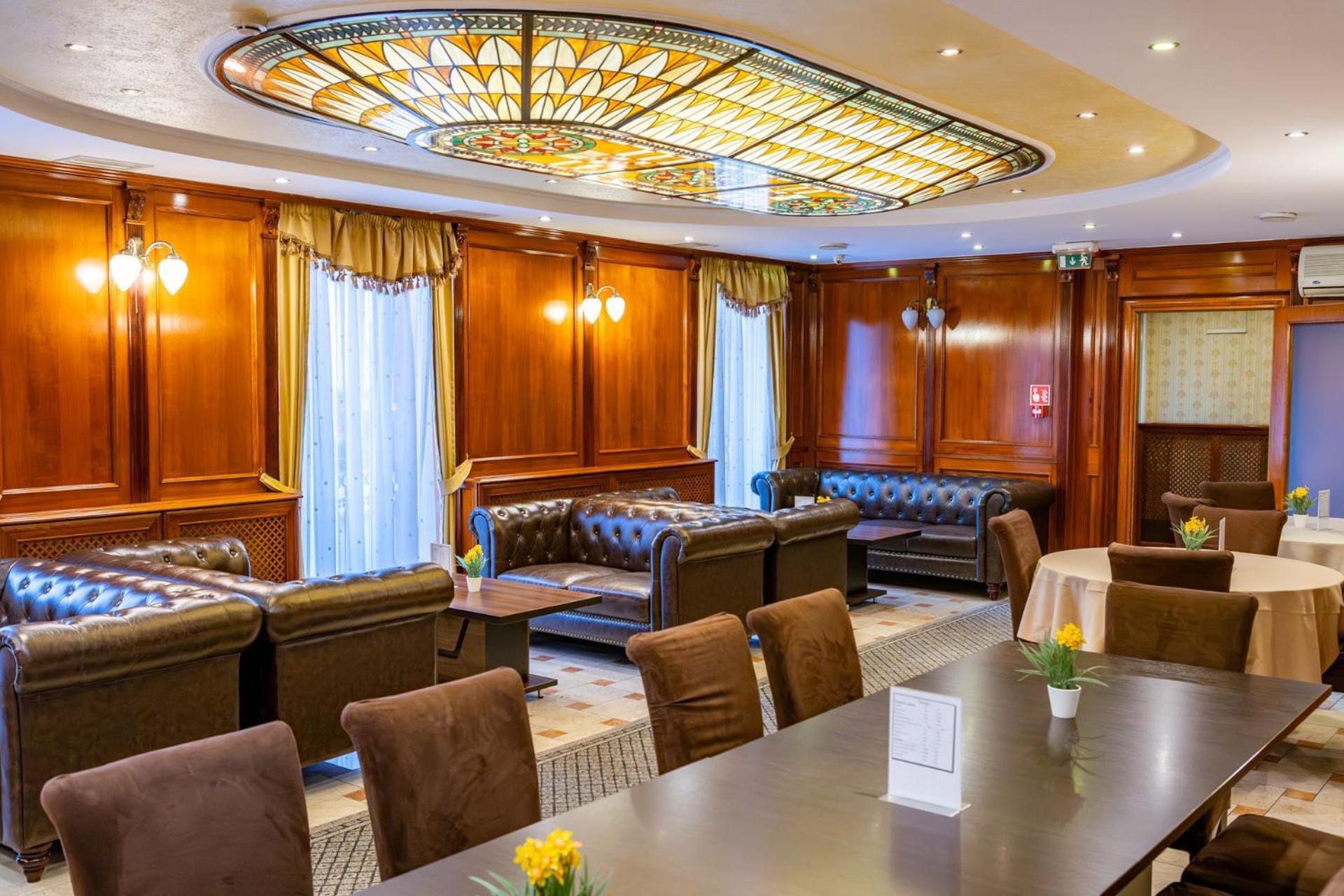 Hotel Barbakan Печ Екстер'єр фото