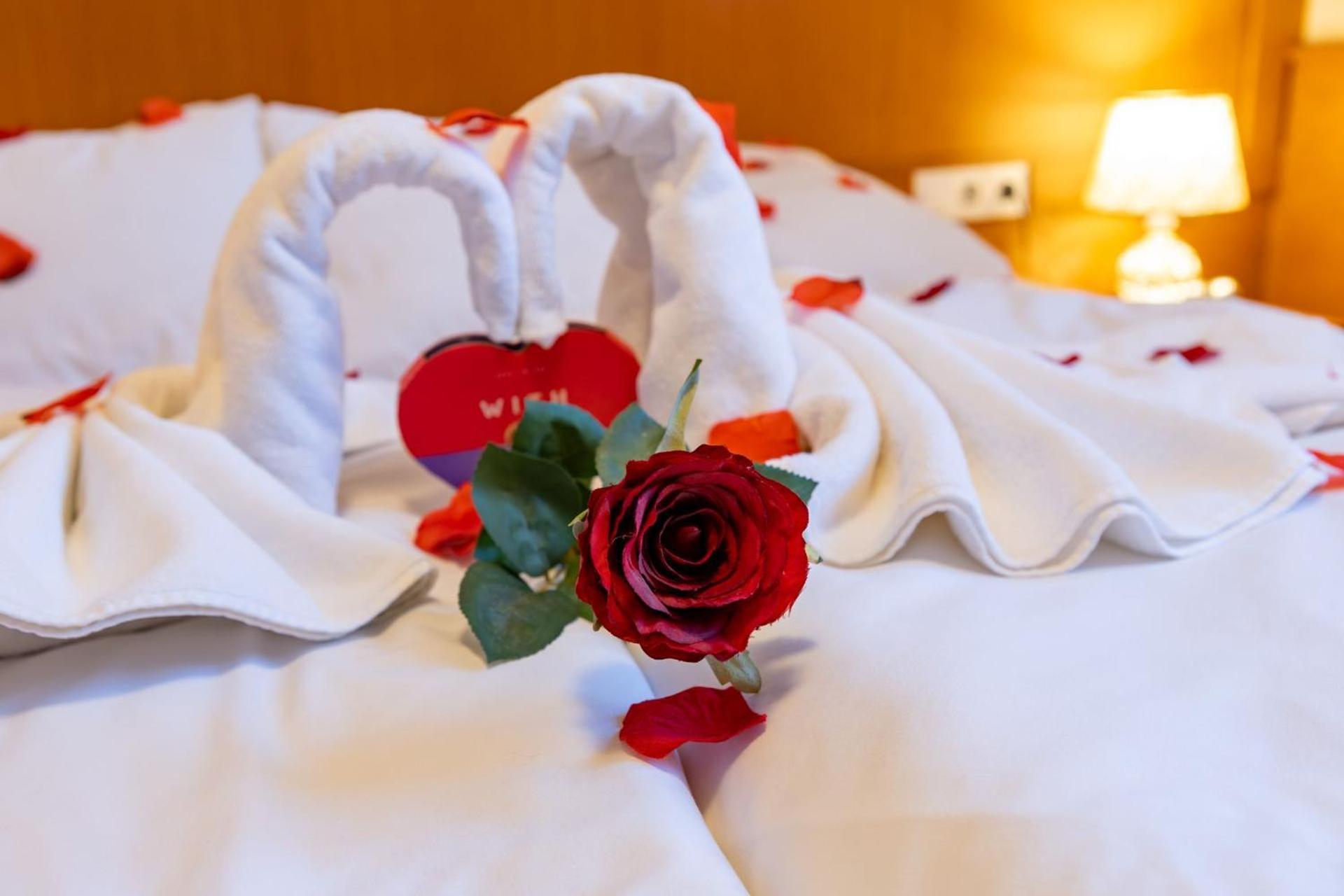 Hotel Barbakan Печ Екстер'єр фото