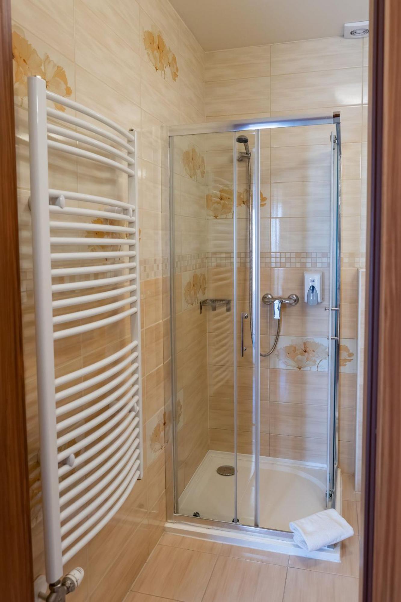 Hotel Barbakan Печ Екстер'єр фото