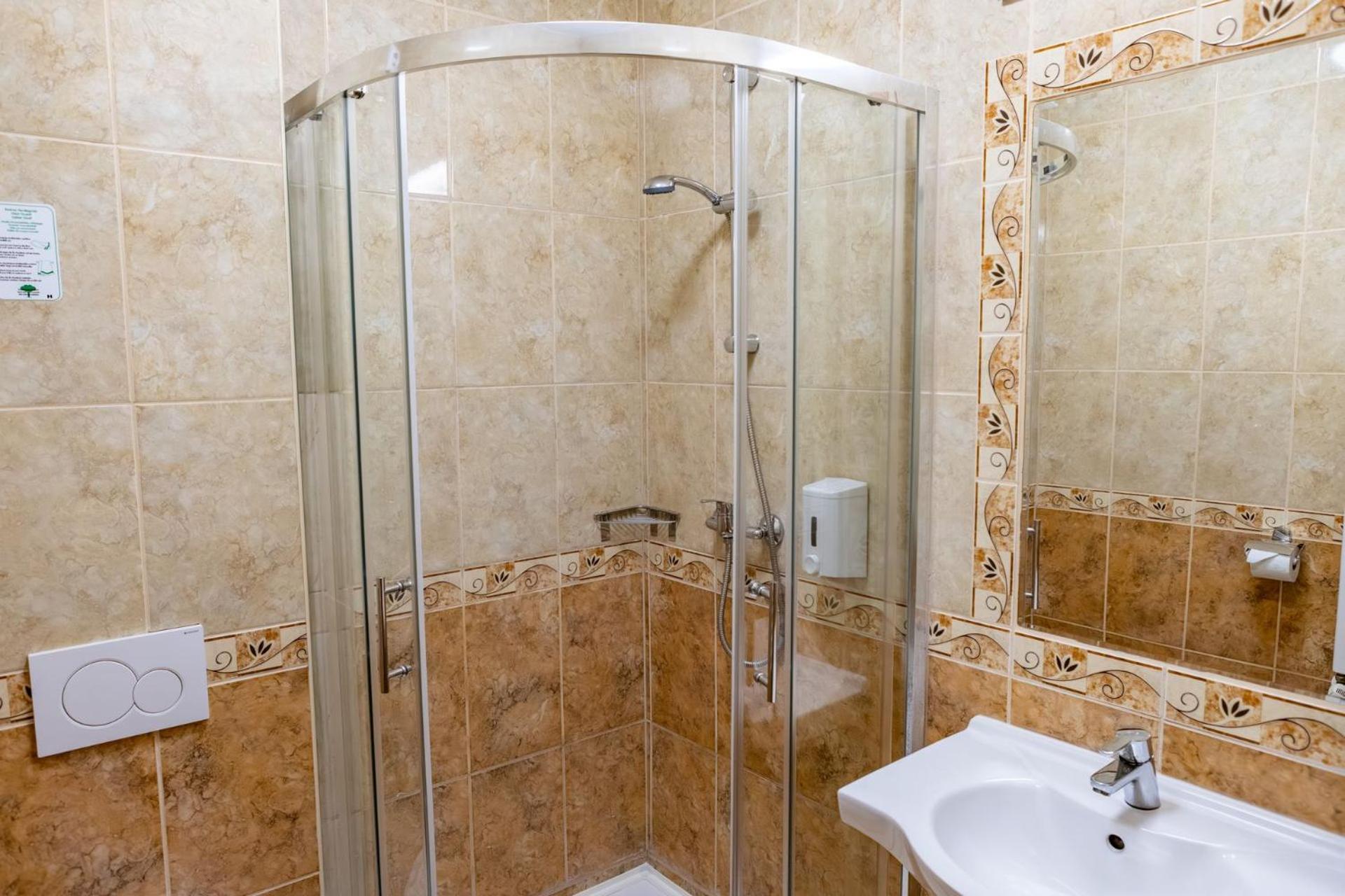 Hotel Barbakan Печ Екстер'єр фото