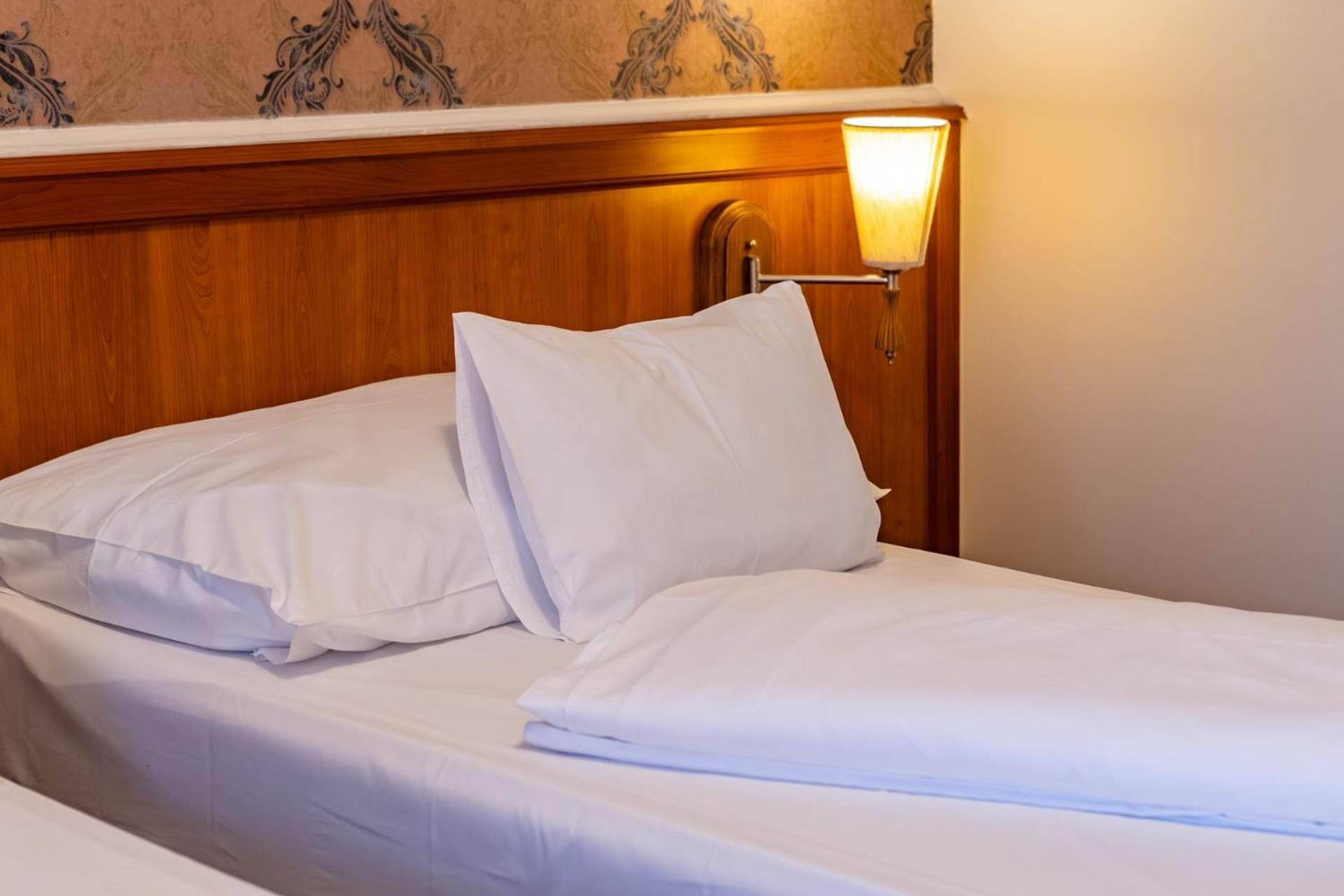Hotel Barbakan Печ Екстер'єр фото